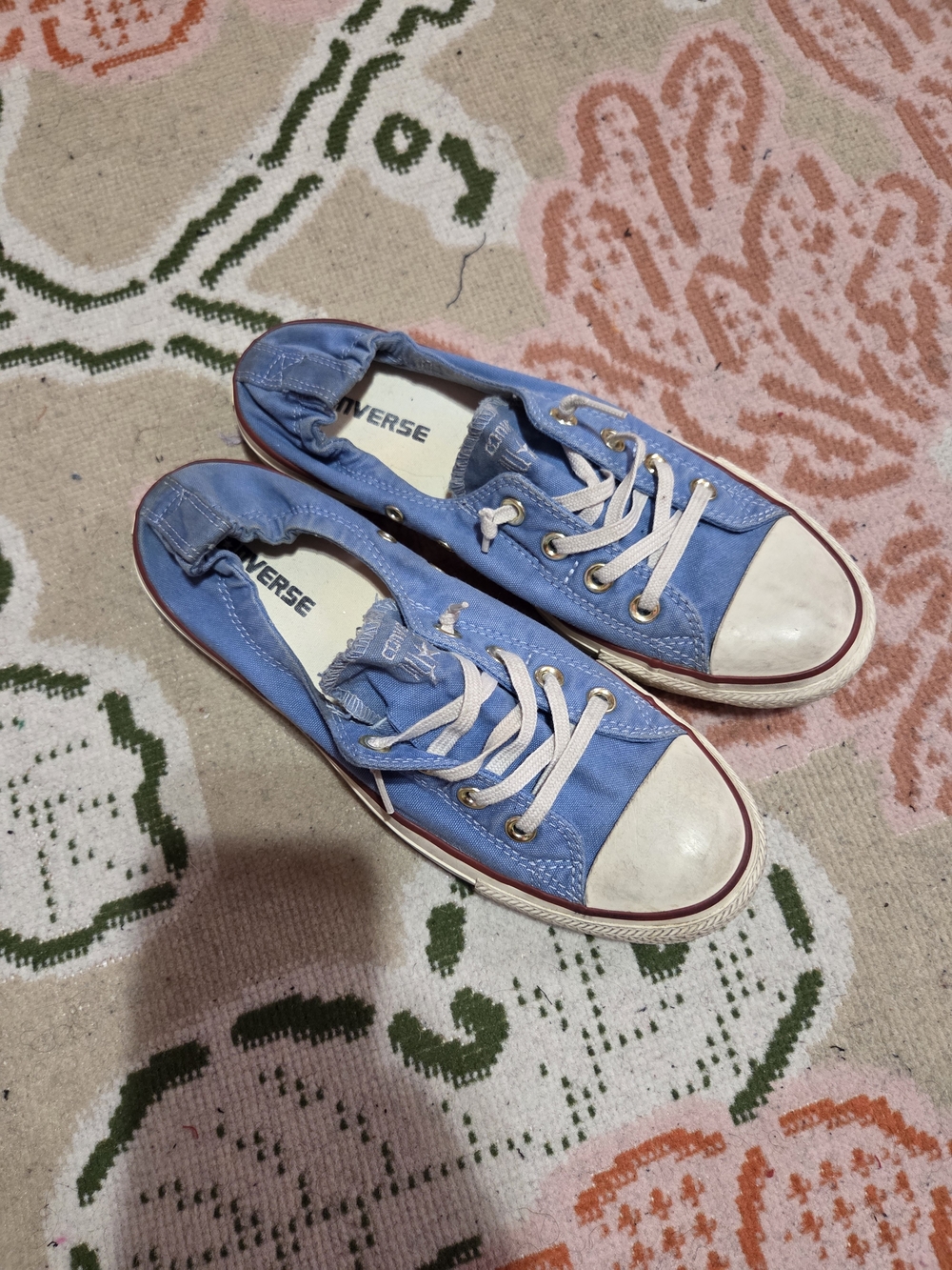 Converse Low Top Sneakers in Light Blue and White